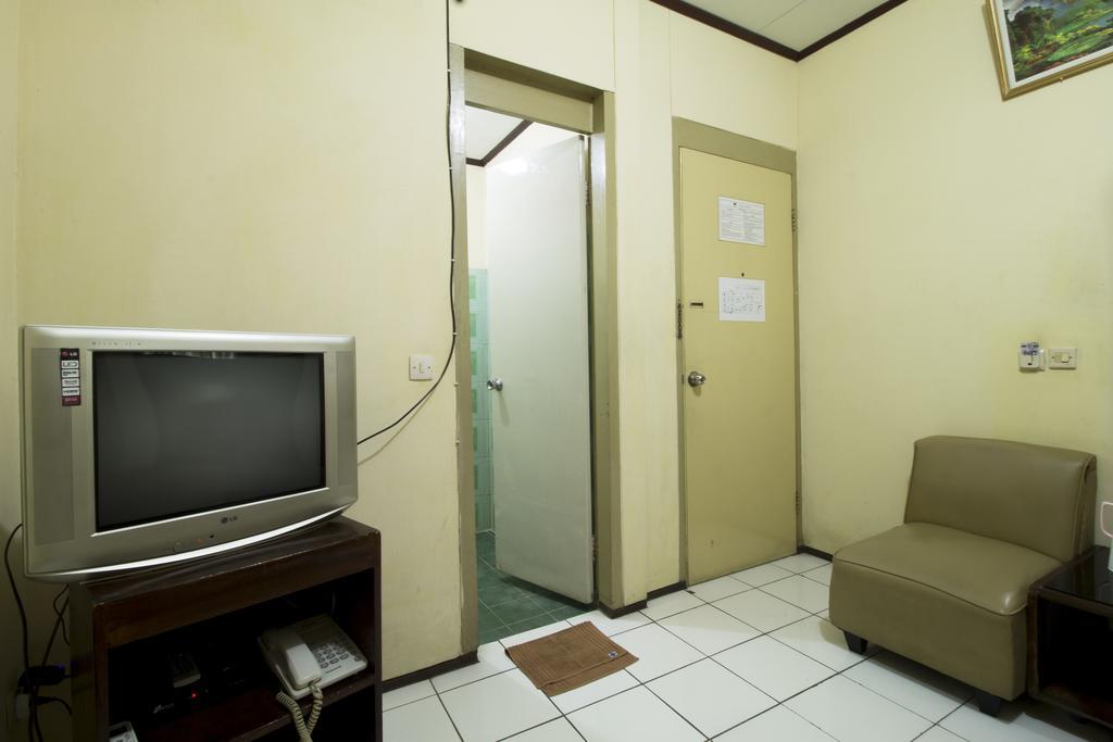 Reddoorz @ Klender Hotel Jakarta Exterior photo